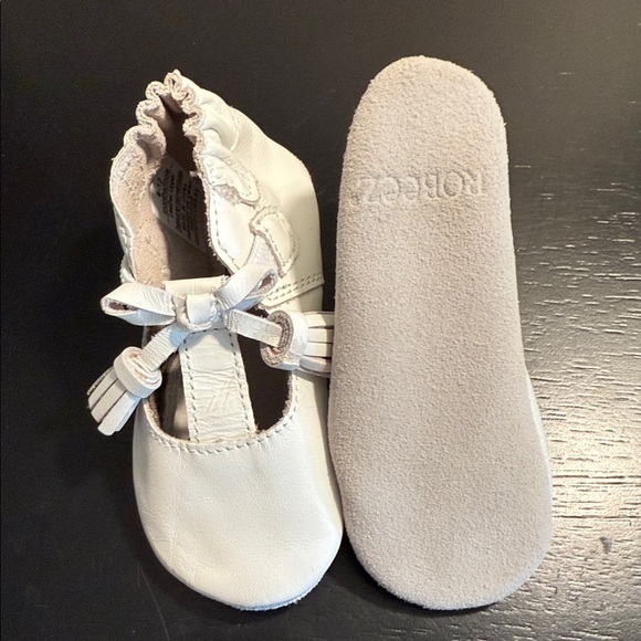 NEW White Robeez Size 6-12 Months - Picture 2 of 3